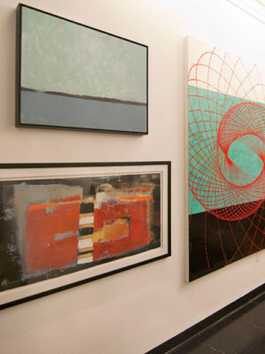 professional art installation, picture hanging, dallas, fort worth